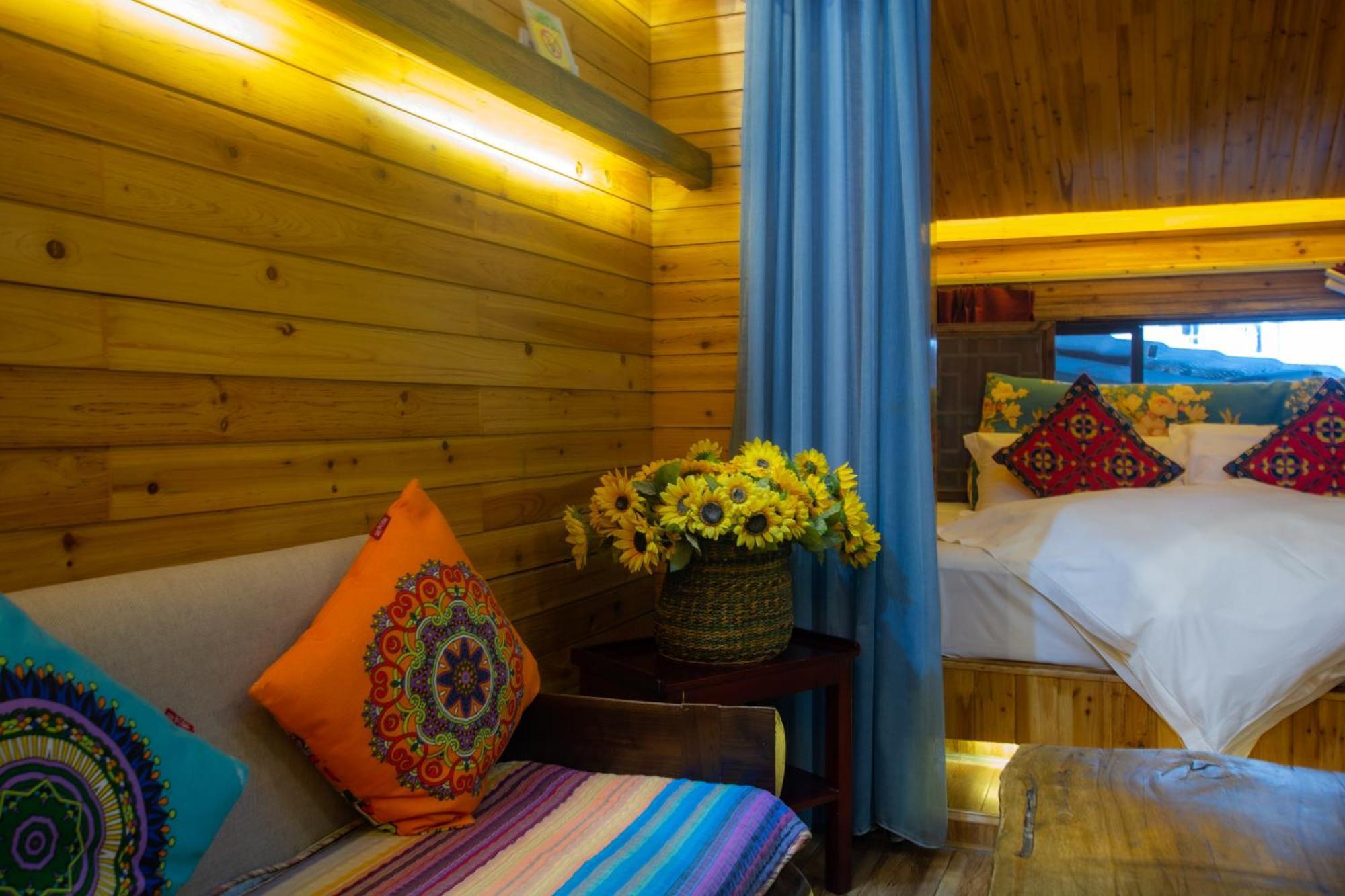 Floral Hotel - Baihui Living Csangcsiacsie Kültér fotó
