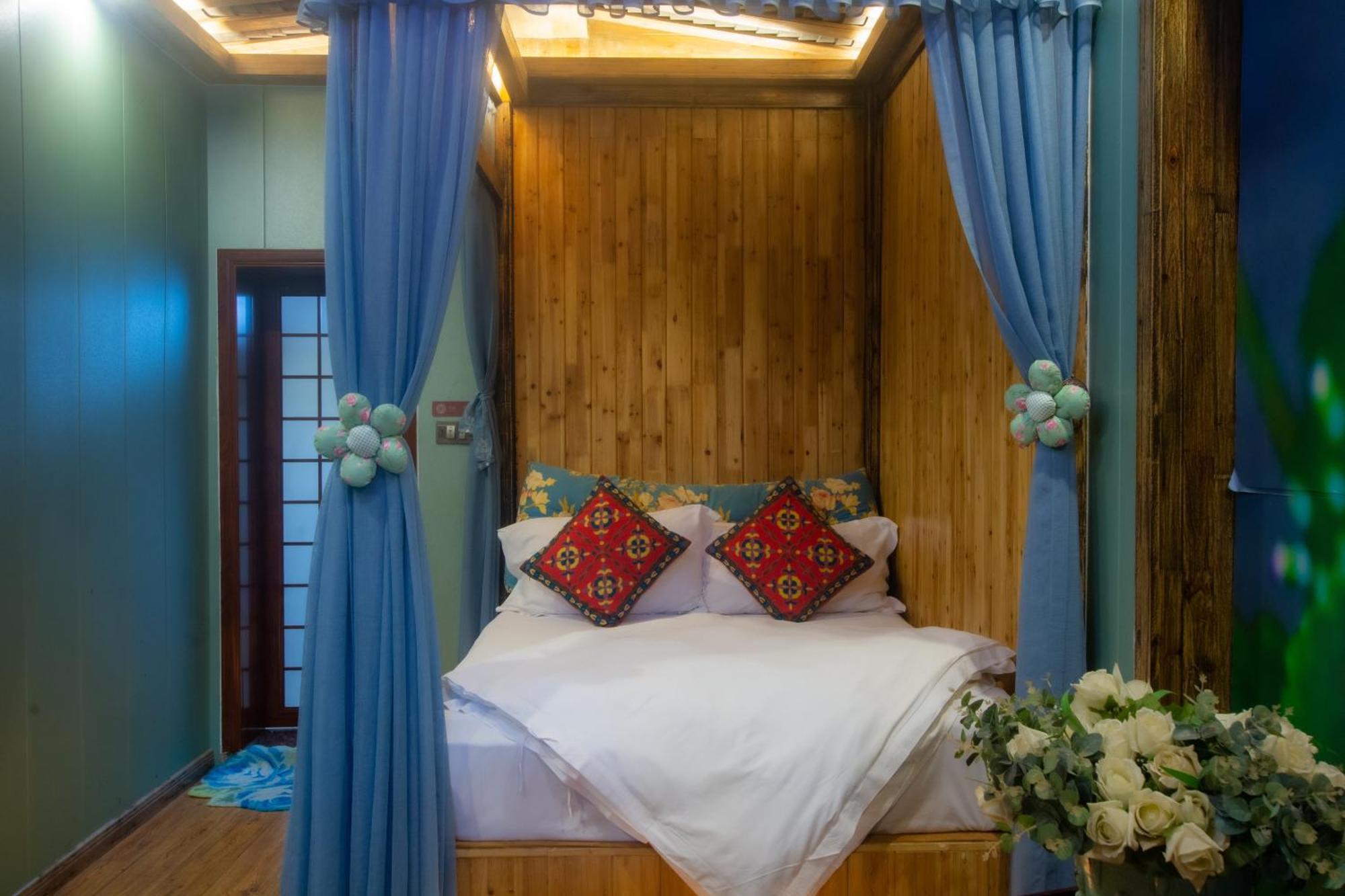 Floral Hotel - Baihui Living Csangcsiacsie Kültér fotó