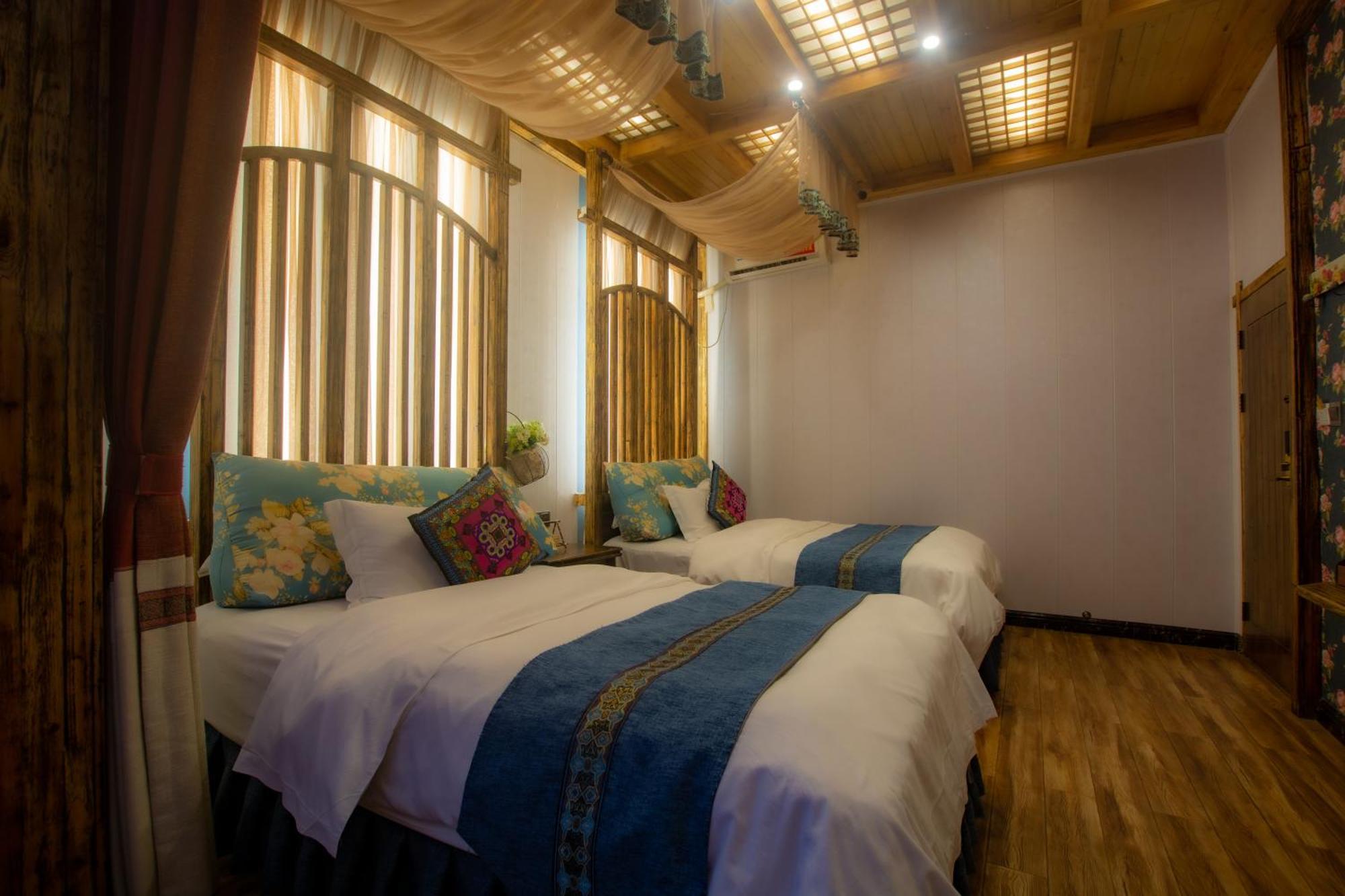 Floral Hotel - Baihui Living Csangcsiacsie Kültér fotó