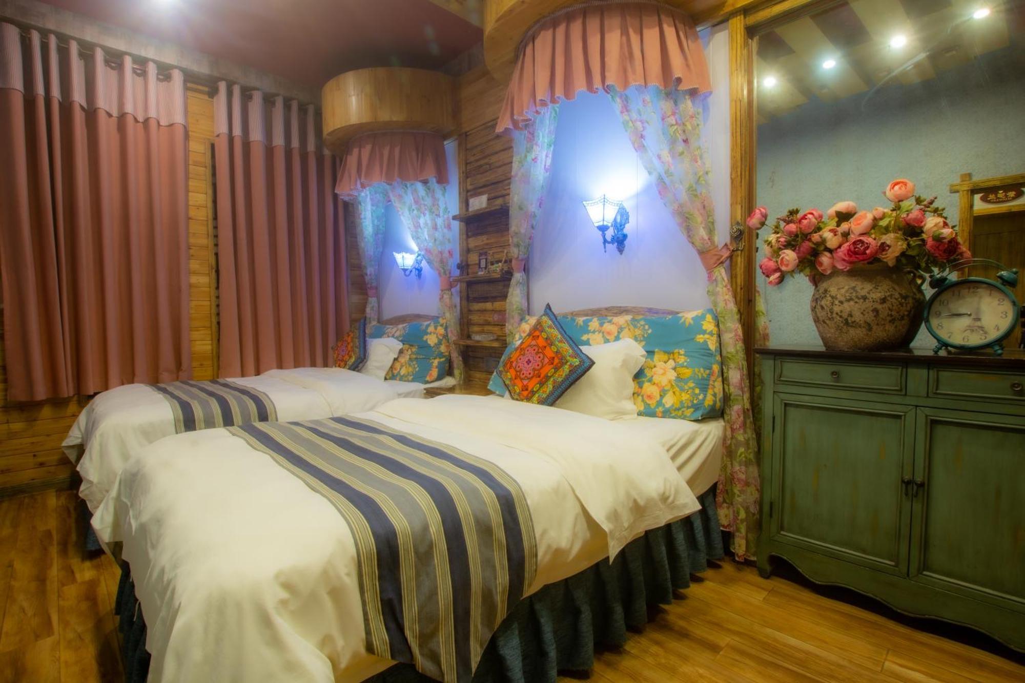 Floral Hotel - Baihui Living Csangcsiacsie Kültér fotó