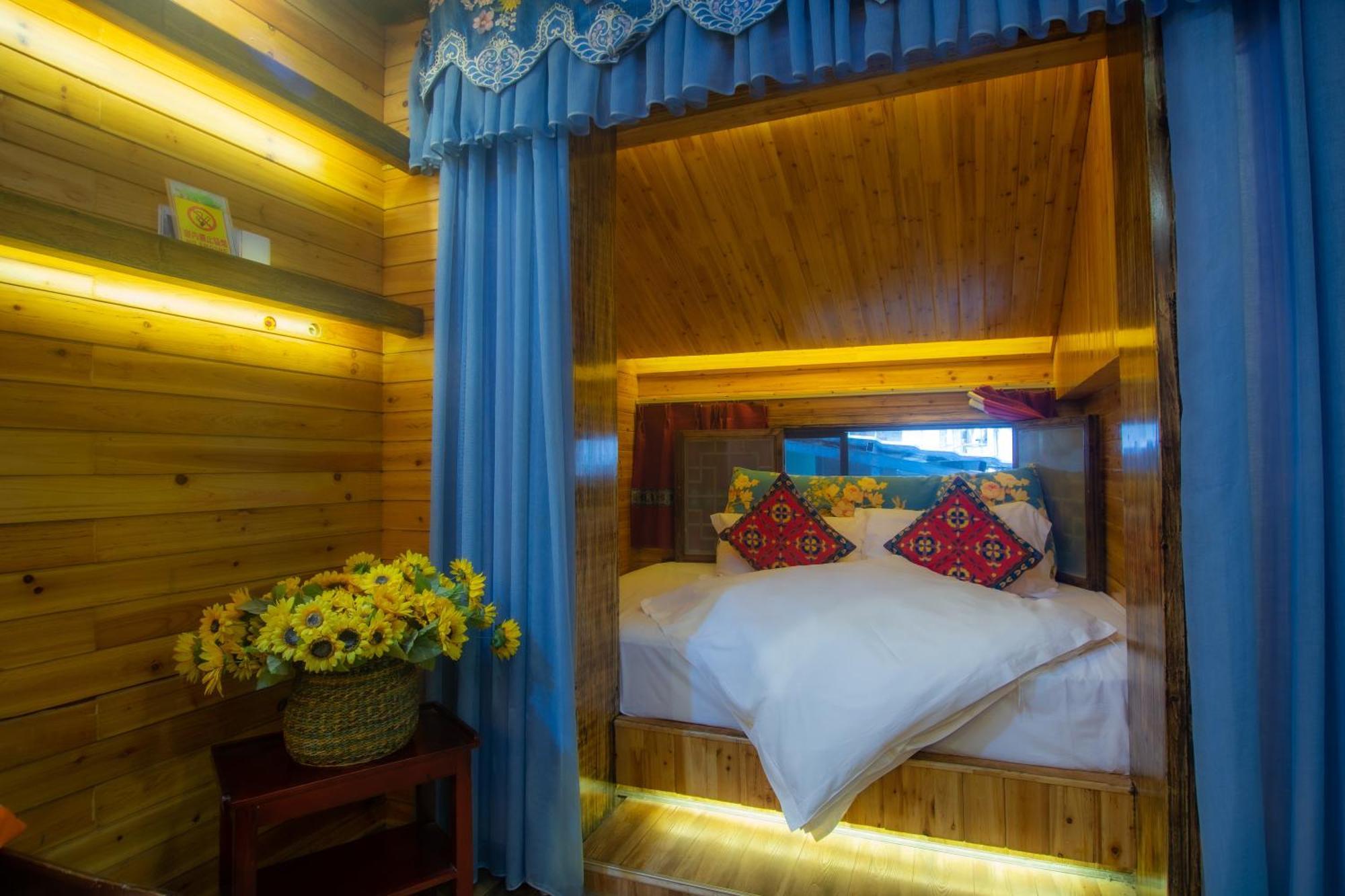 Floral Hotel - Baihui Living Csangcsiacsie Kültér fotó